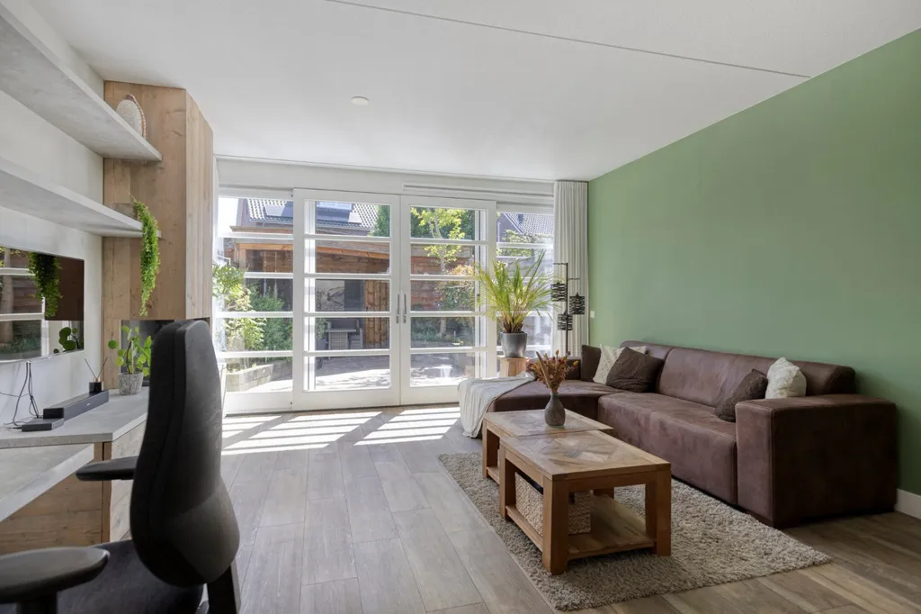 Elutuba - Modern Bungalow with Solar Panels in Someren