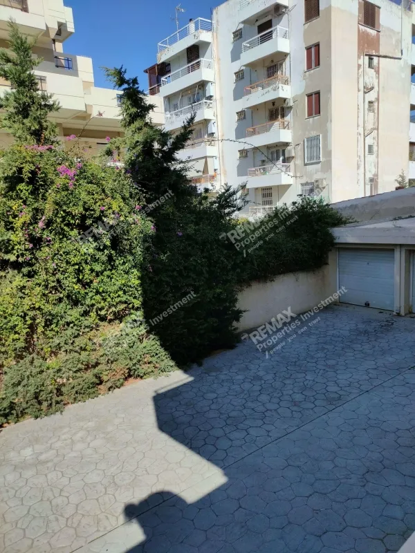 Välivaade - Multi-Unit Building with Parking in Glyfada Centre