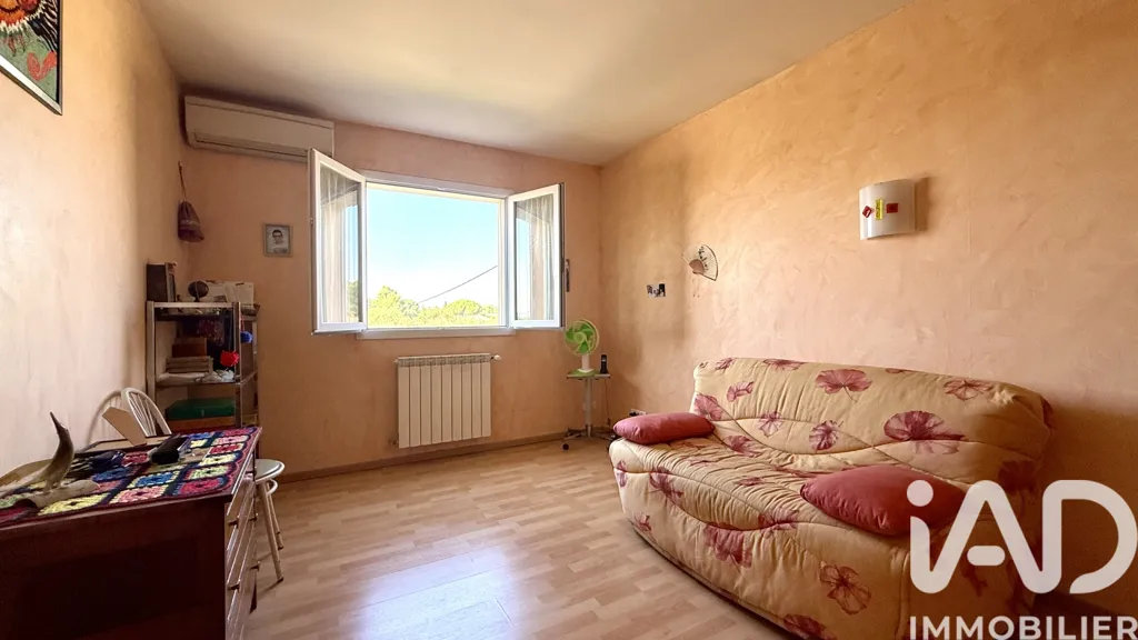 Chambres - Maison Traditionnelle avec Jardin à Paulhan