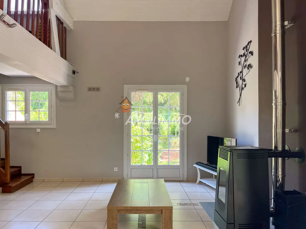 Séjour - Ensemble Immobilier avec Piscine à 20 min du Mans