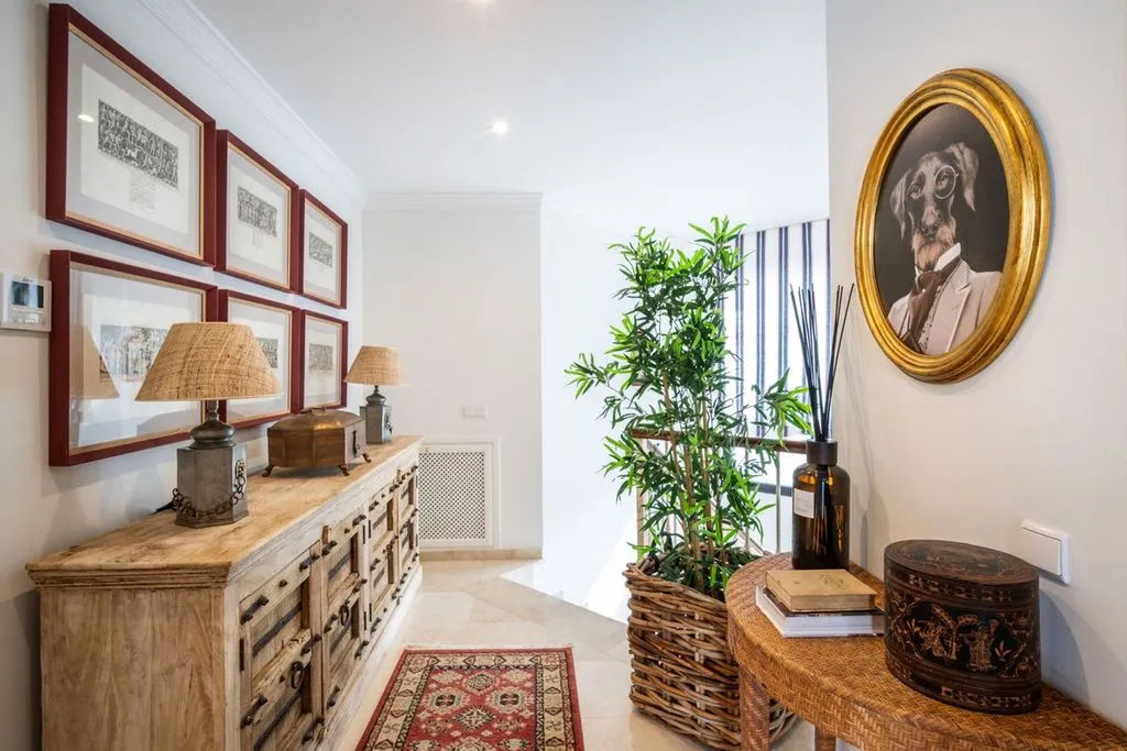 Esik - Luxury Detached House with Pool in La Quinta, Marbella