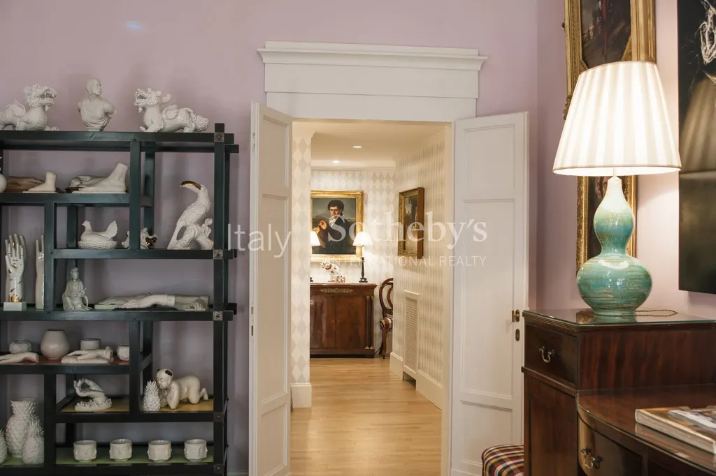 Esik - Renovated Apartment with Terrace in Oltrarno