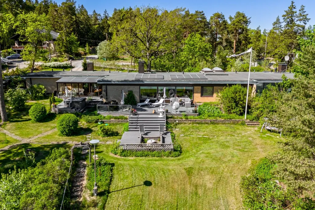 Vue aérienne - Beachfront House with Private Shore in Hirvensalo