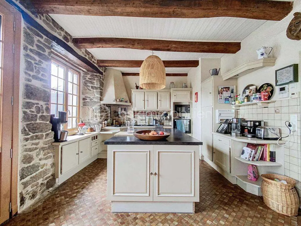Köök - Charming Longère with Pool in Plouër-sur-Rance