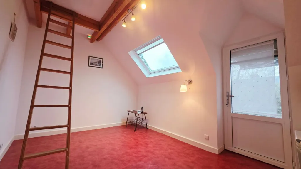 Pièces - Maison de Ville avec Jardin et Garage près du Centre de Bourges