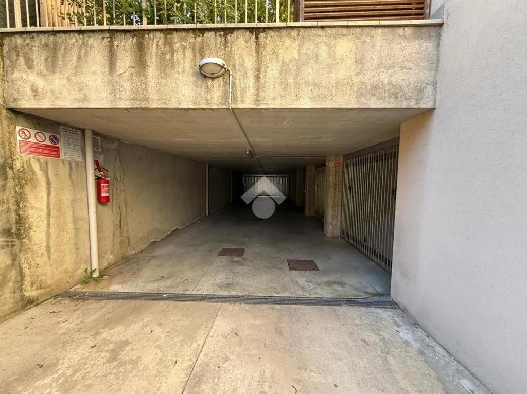 Garage - Modern Apartment with Balcony in Capriolo
