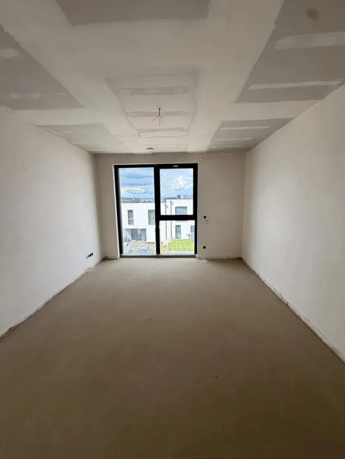 Pièces - Maison en Construction à Oberkorn avec Terrasse