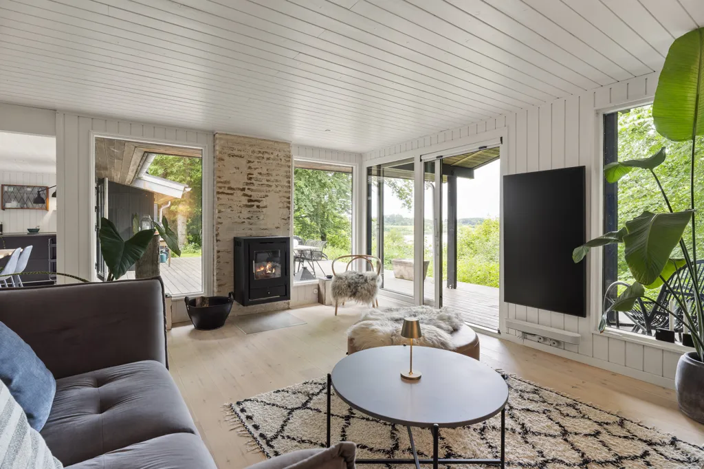 Soggiorno - Modernised Holiday Home with Lake View in Dons