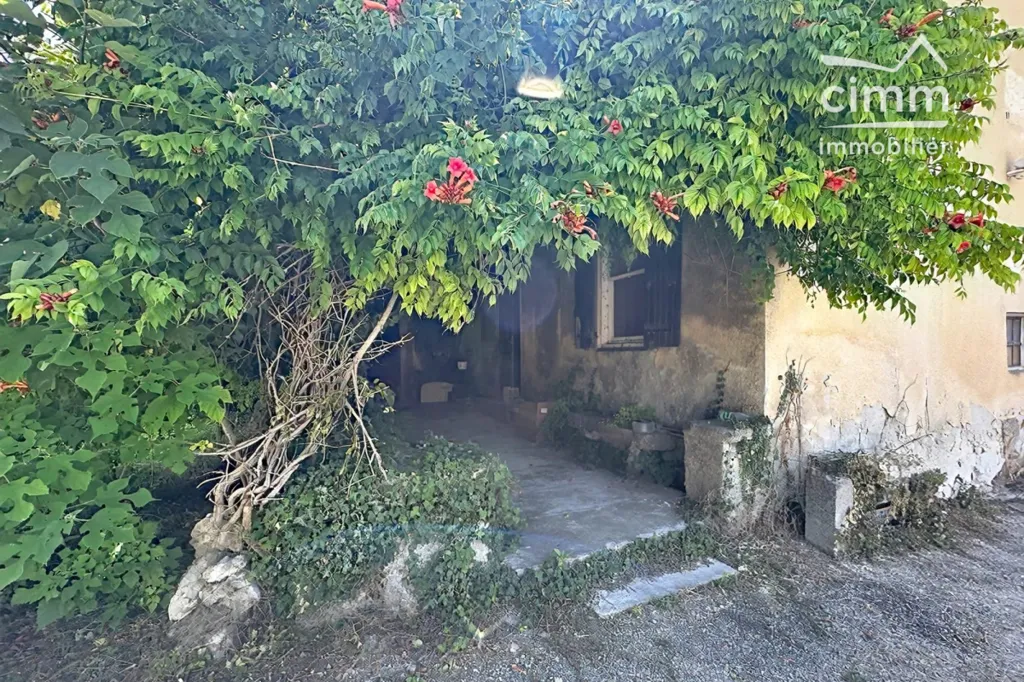 Giardino - Charming Mas with Renovation Potential in Malemort-du-Comtat