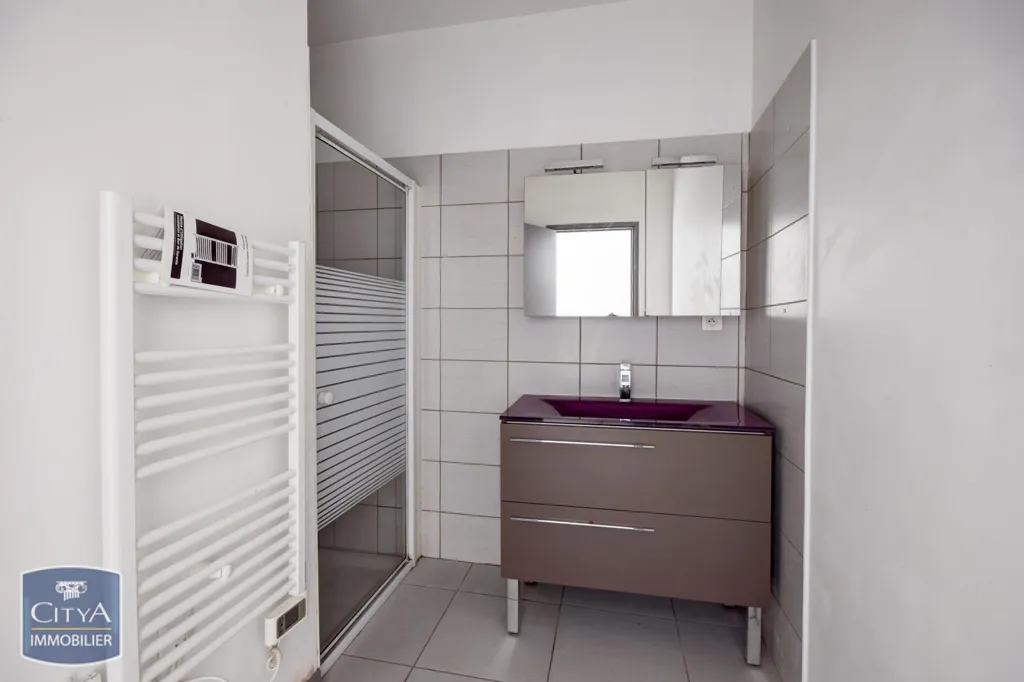 Salles de bain - Appartement 2 Pièces avec Vue Ouest à Marseille