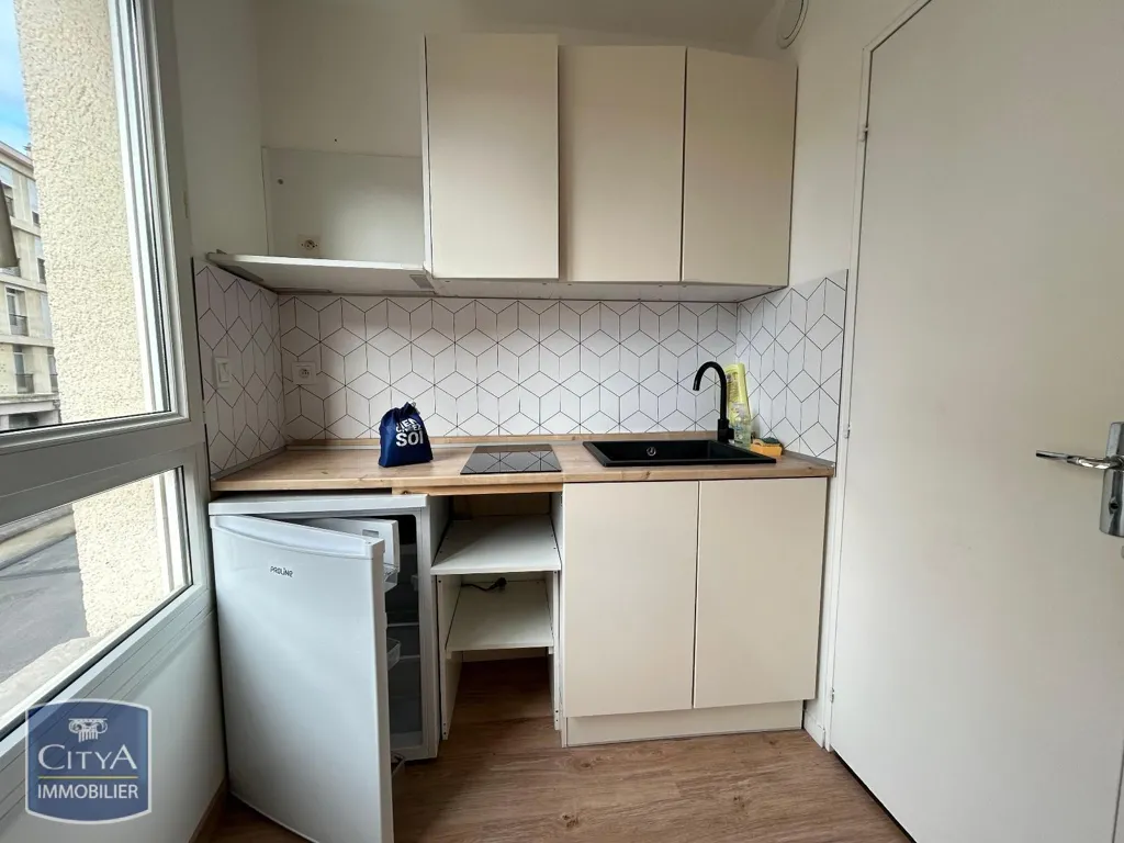 Cuisine - Studio Aménagé avec Ascenseur à Beauvais