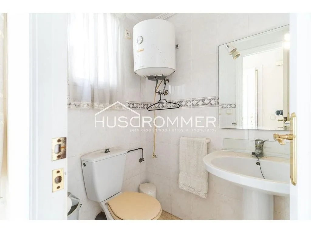 Vannitoad - Dual-Unit Property with Central Location in Vila-real