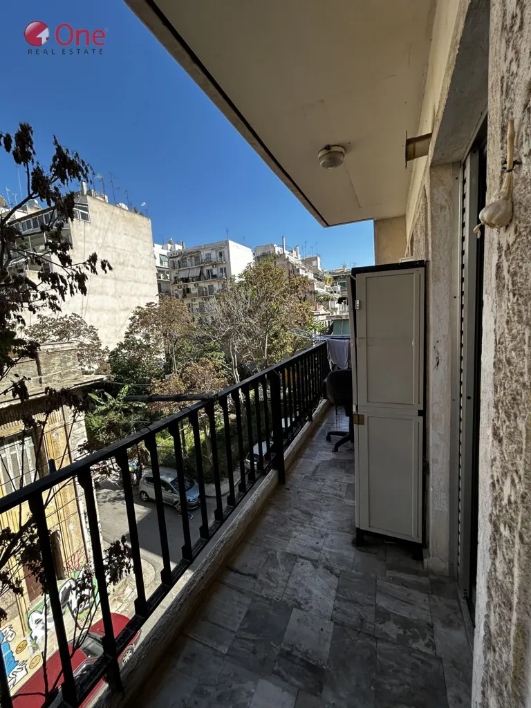Balcony - Airy Apartment with Elevator in Athens Centre