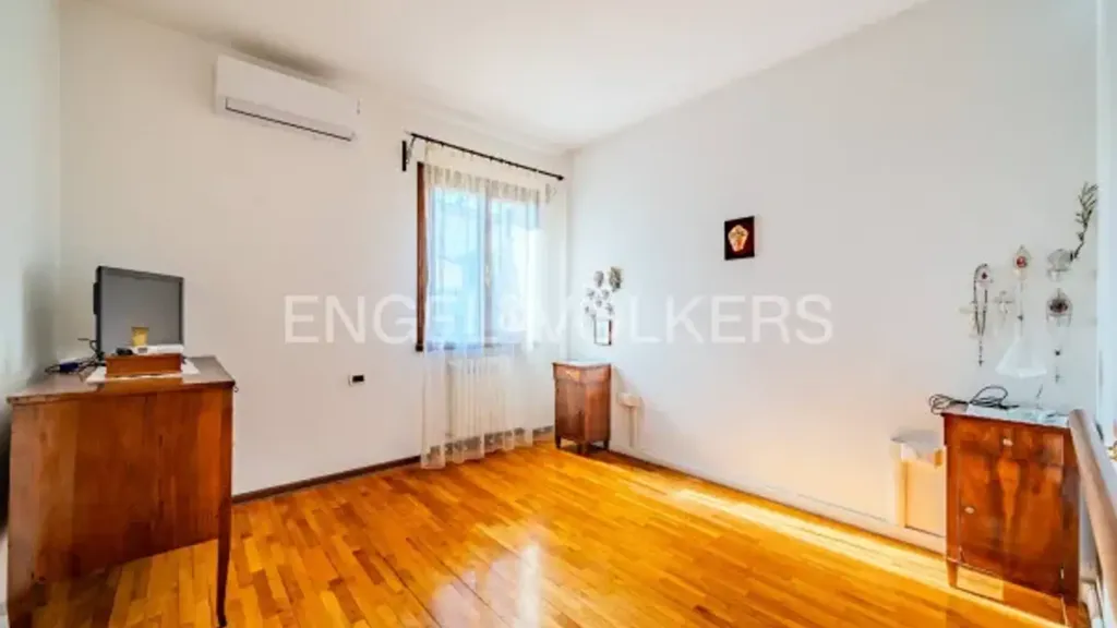Bedrooms - Luxury Villa with Garden in Casier, Treviso