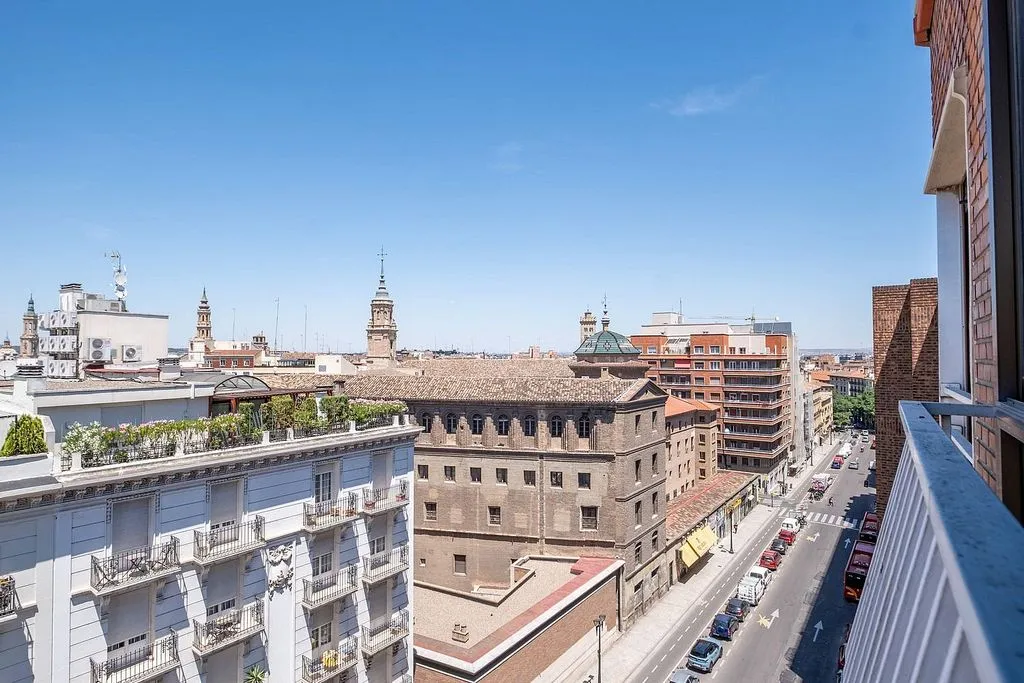 Balcon - Apartment with Balcony and Views in Zaragoza