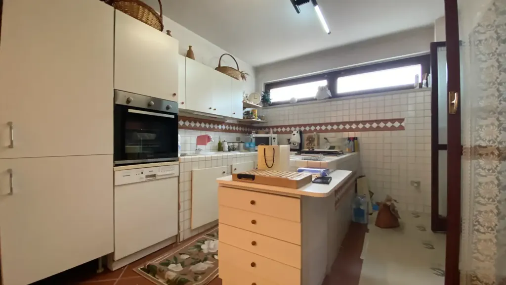Cuisine - Villa with Private Garden in Contrada Cretarossa, Benevento