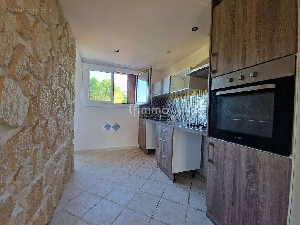 Cucina - Bright Flat with Terrace in Draguignan
