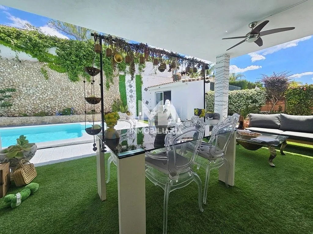 Pool - Chalet with Pool and Terrace in Montepilar