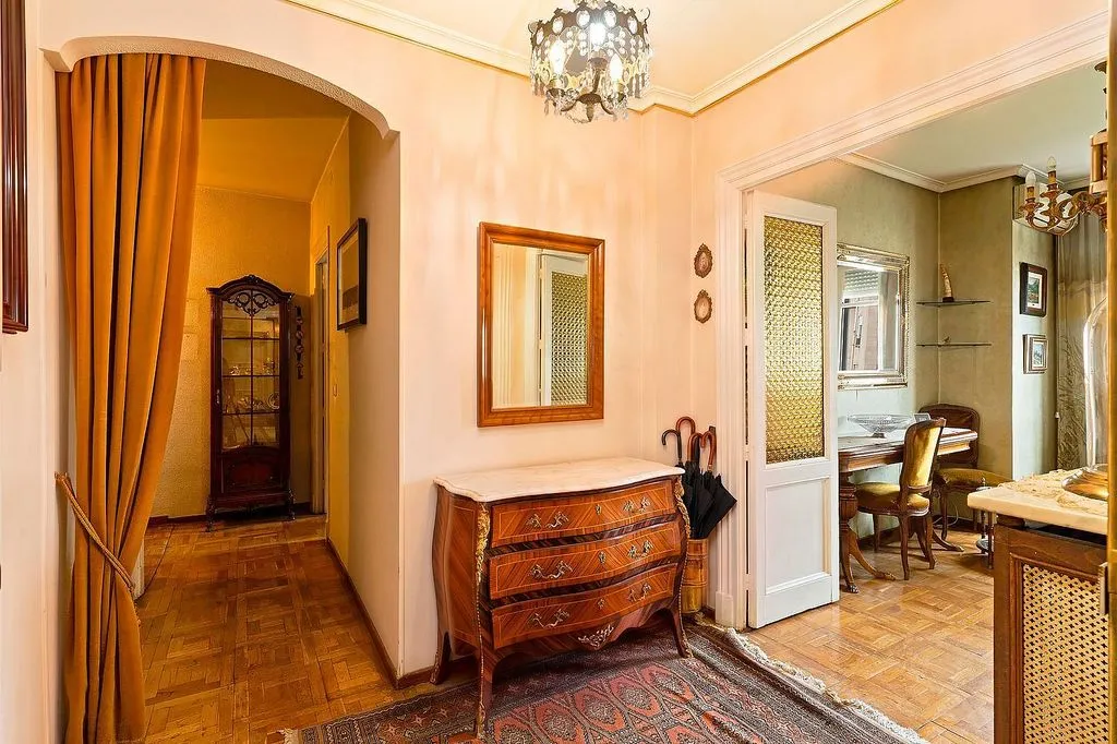 hallway_entrance