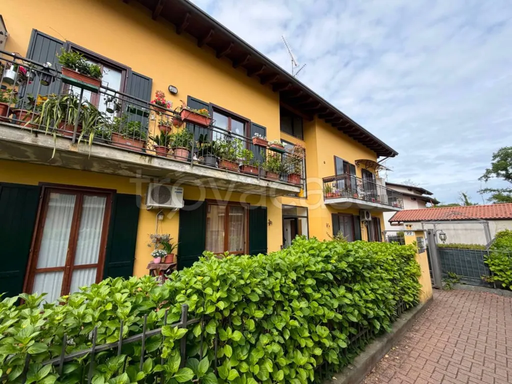 Välivaade - Modern Mansard Apartment with Terrace in Borgo Ticino