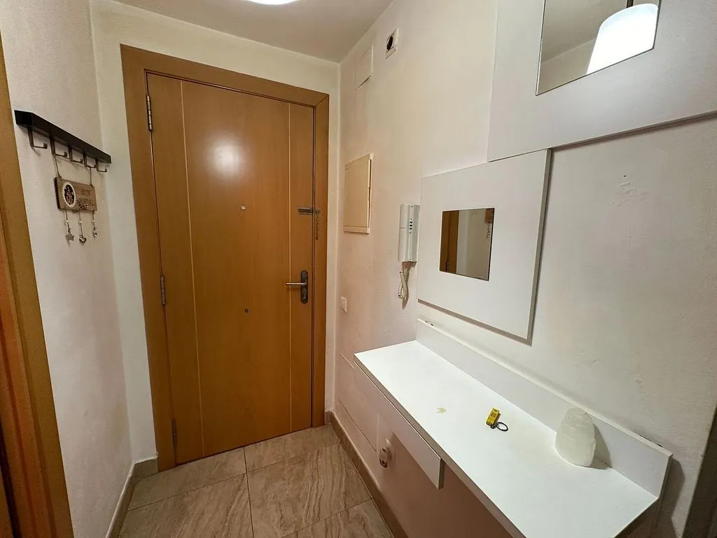 Esik - Apartment with Parking in Vallirana