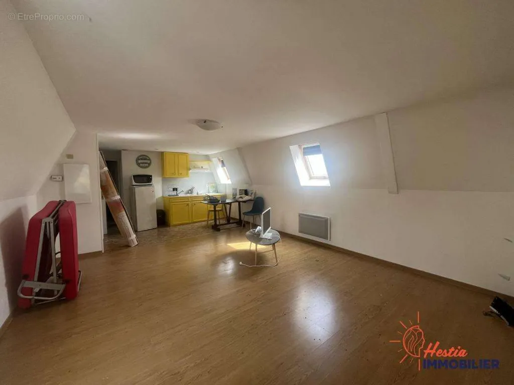 Toad - Historic Property with Exploitable Space in Champagne