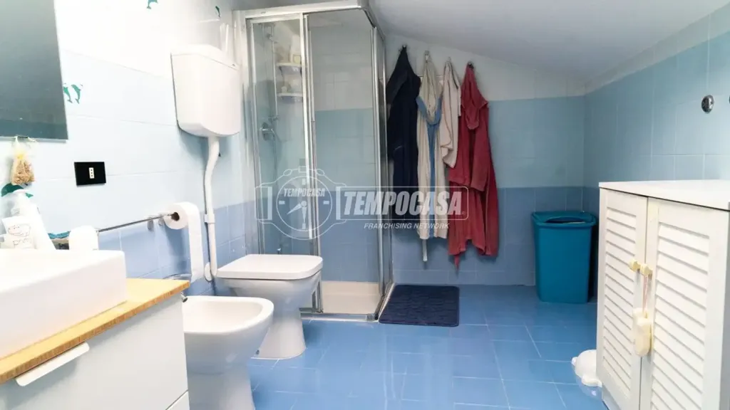 Salles de bain - Duplex Apartment with Terrace in Sassonia