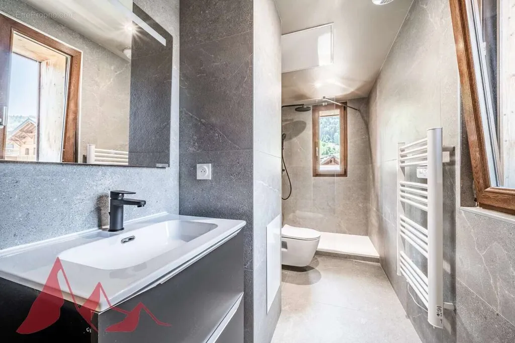 Salles de bain - Appartement Rénové avec Balcon au Centre de Morzine