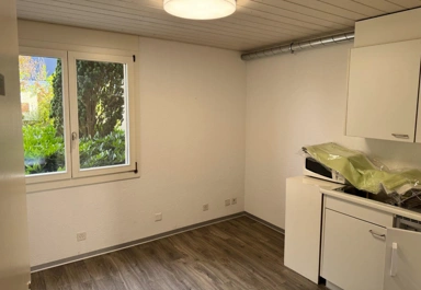Cucina - Ufficio moderno con terrazza a Münsingen