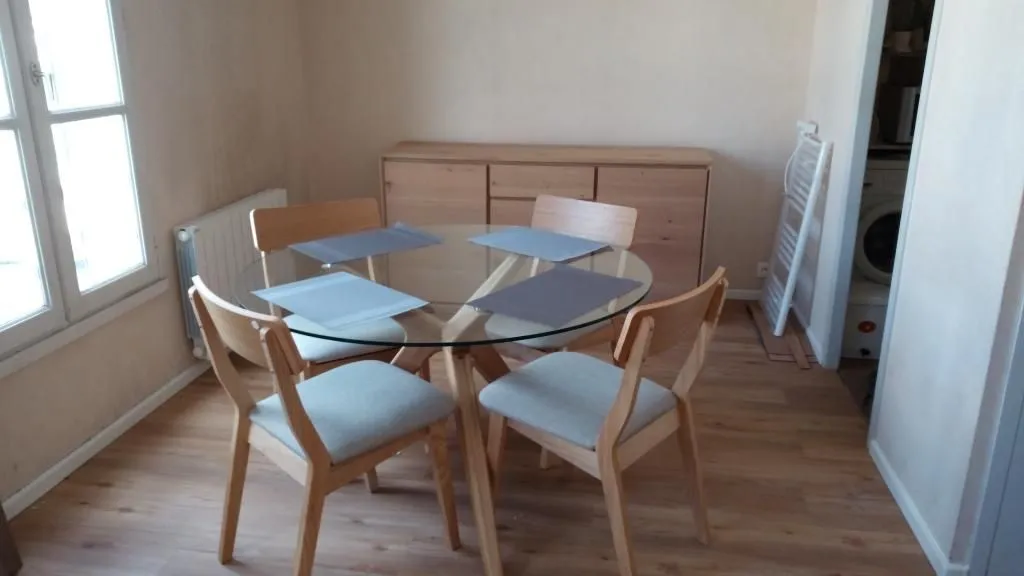 Söögituba - Student Studio with Kitchen in La Rochelle