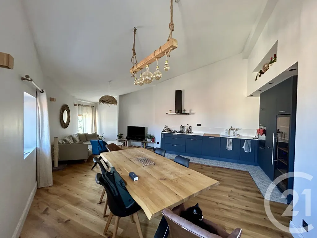 Salle à manger - Appartement Duplex Rénové au Calme à Millery