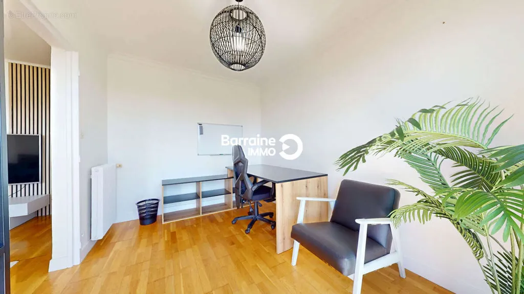 Bureau - Appartement Meublé avec Balcon à Brest - Lanrédec