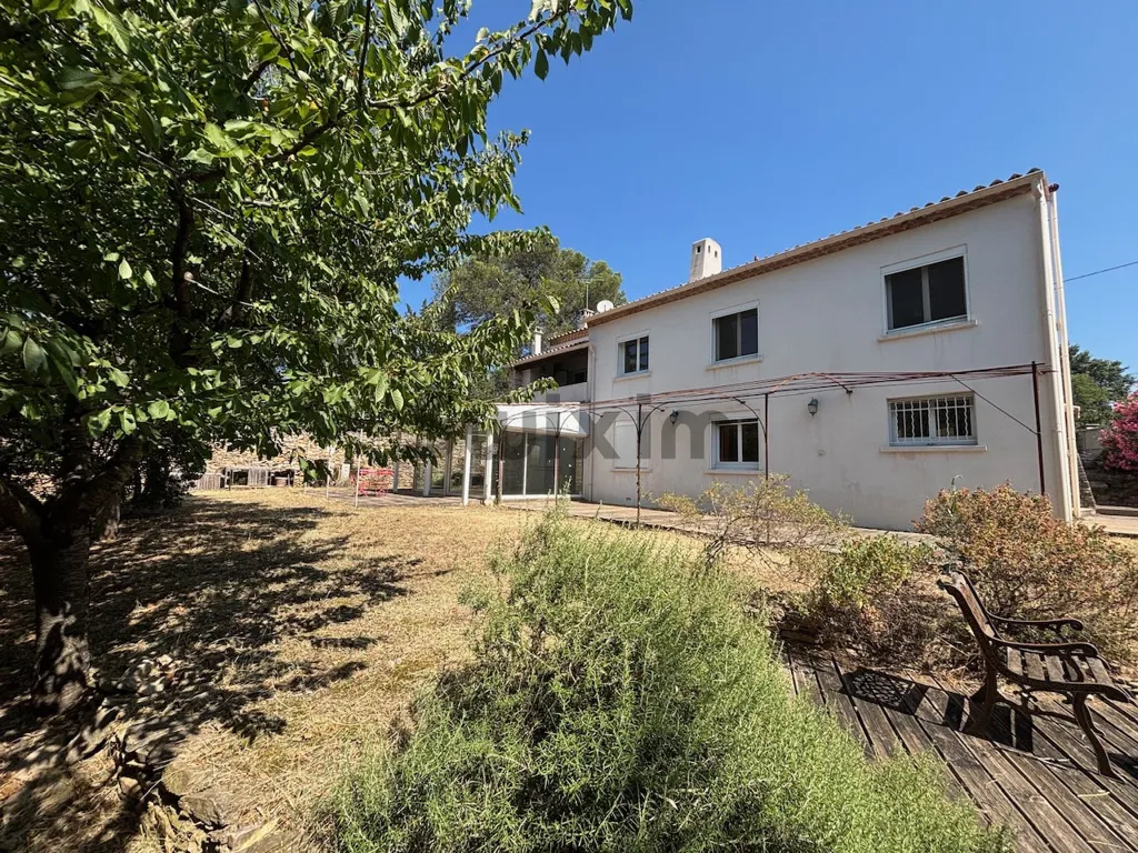 Välivaade - Bastide with Pool in Nîmes