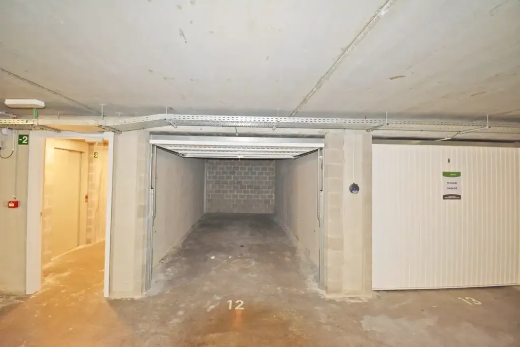 Garage - Garagebox Centrale près de la Lippenslaan
