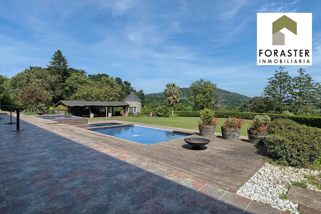 Piscine - Chalet with Pool and Terrace in Loiu