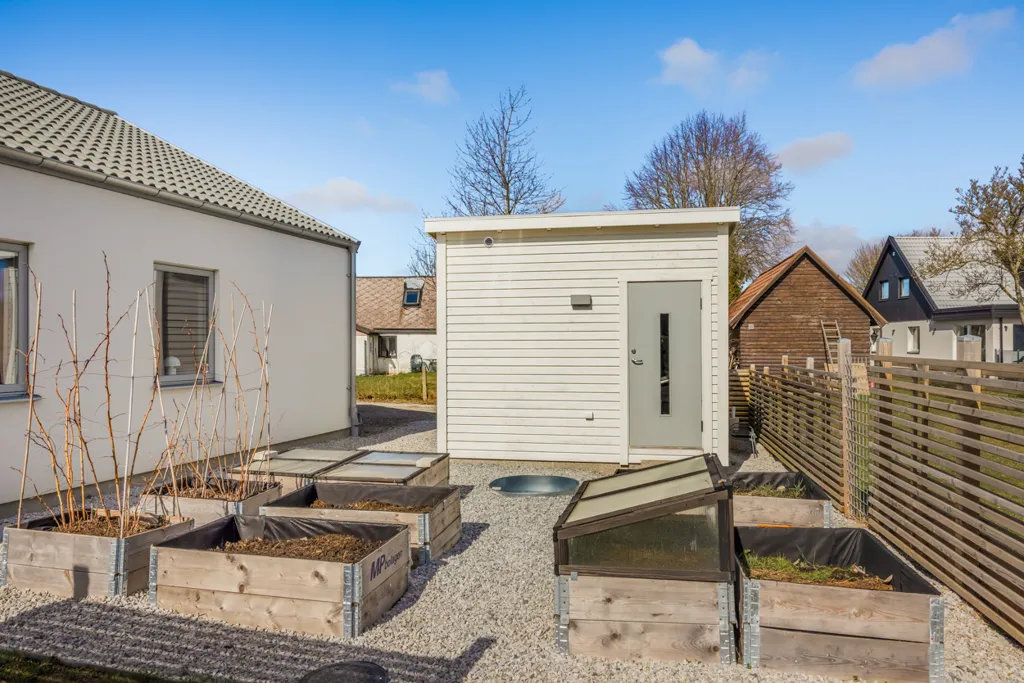Jardin - Modern Villa with Generous Light in Vallby