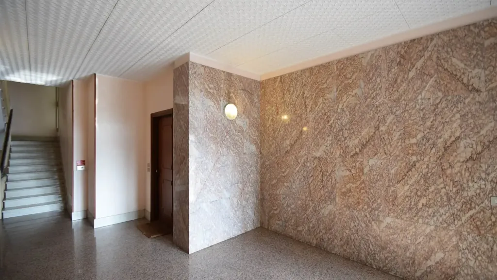 Entrée - Spacious Apartment with Balcony in Piacenza