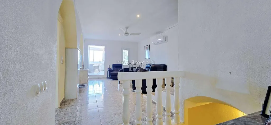 Ingresso - Charming Townhouse with Sun Lounge in Ador
