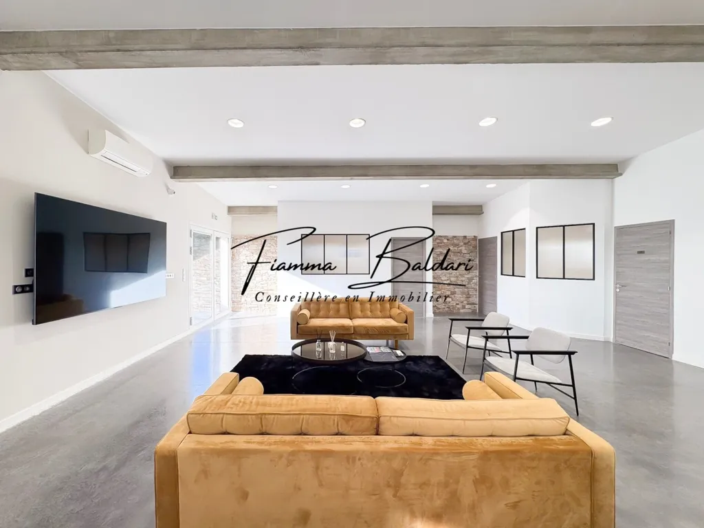 Elutuba - Private Office with Parking in Biguglia