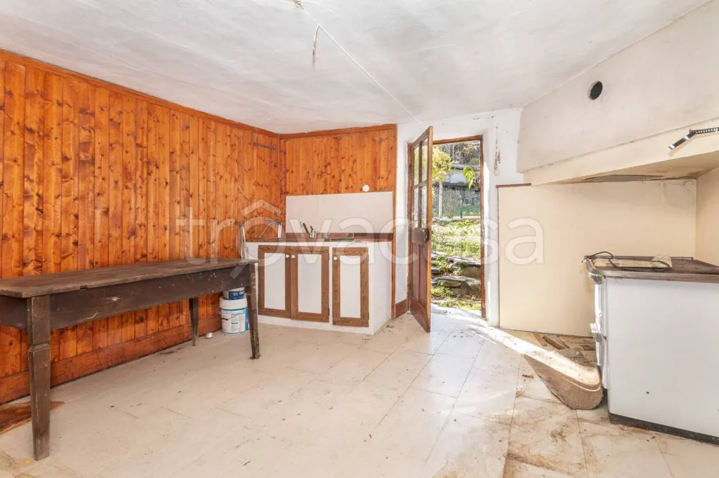 Köök - Rustic Baita with Garden in Acceglio