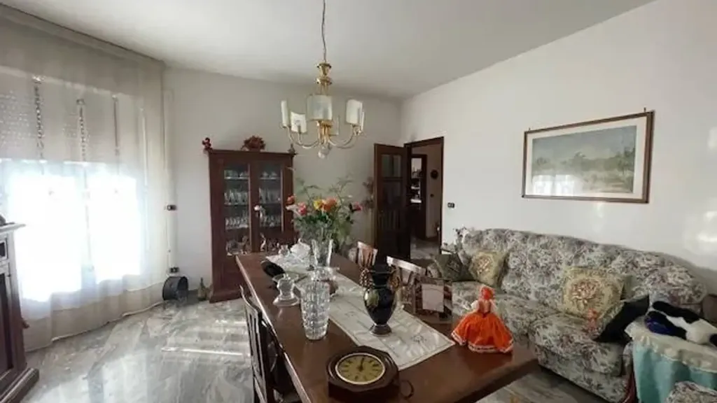 Söögituba - Apartment with Cellar in San Giustino