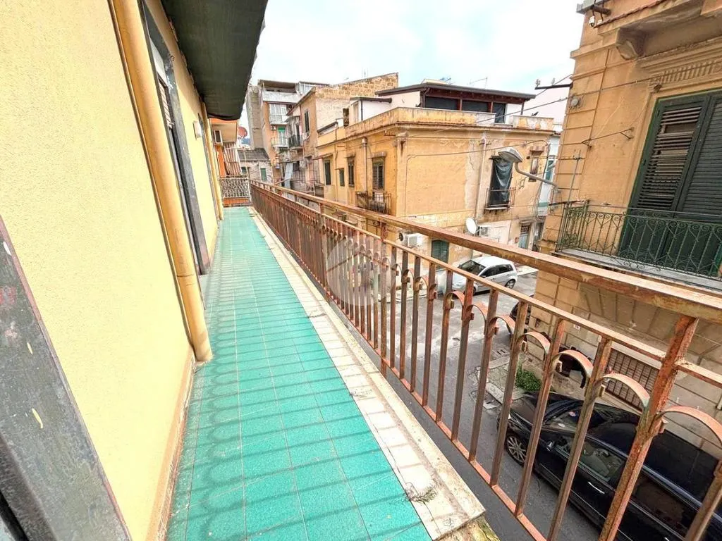 Balcon - Bright Apartment with Balcony in Palermo