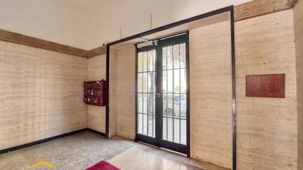 hallway_entrance