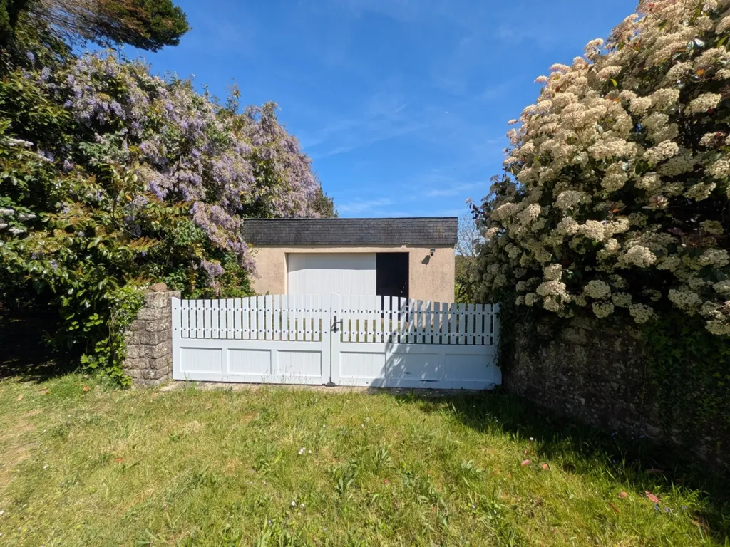 Aed - Bourgeois House with Ample Garden in Bubry