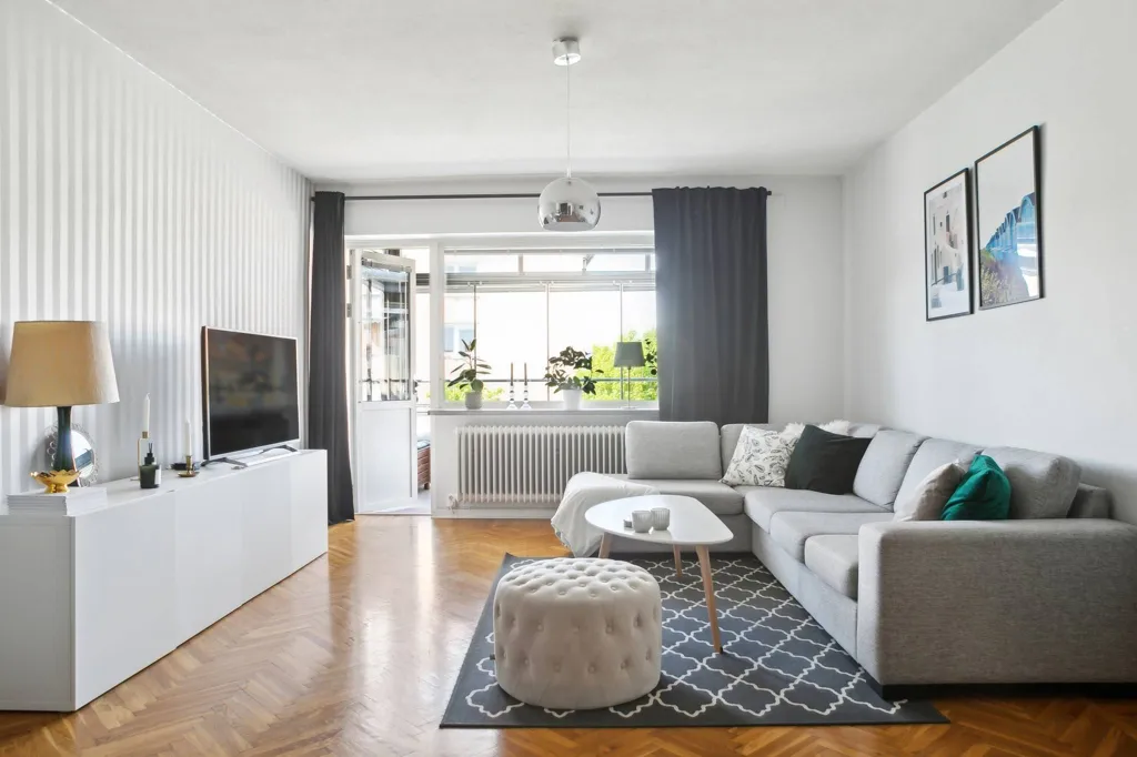 Séjour - Apartment with Open Fireplace and Large Balcony in Central Location