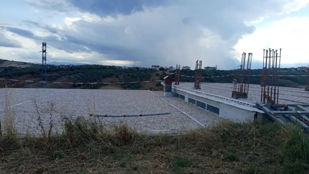 Aed - Warehouse with Workshop in Lanciano