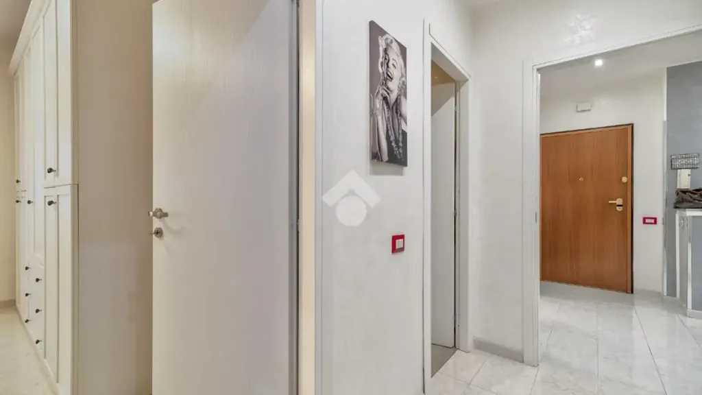 Entrée - Rear-Facing Apartment with Balcony in Civitavecchia