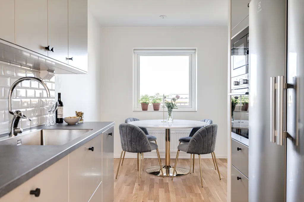 Cuisine - Apartment with South-Facing Balcony in Skåne
