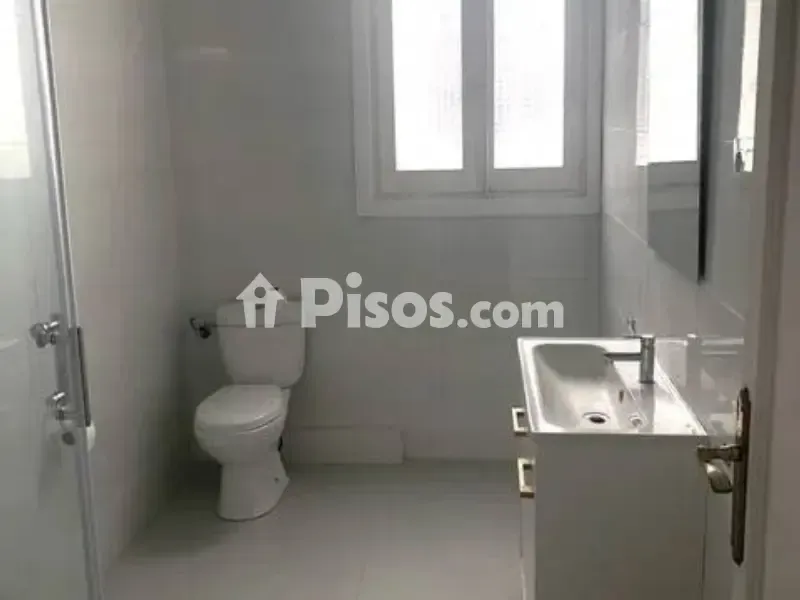 Vannitoad - Shared Flat with Balcony in Rambla de Ferran