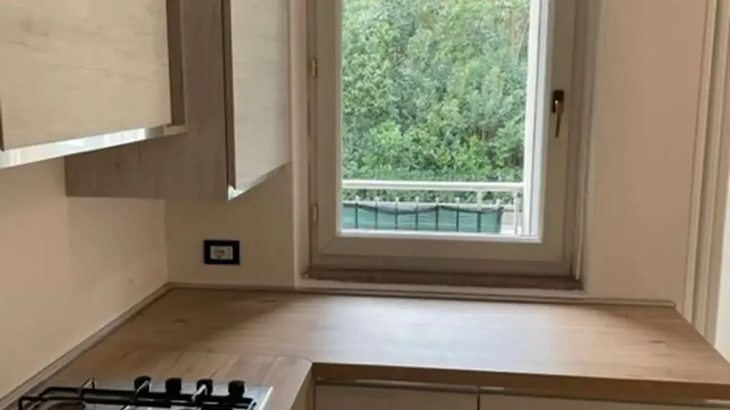 Cuisine - Rear-Facing Flat with Balcony in Trento